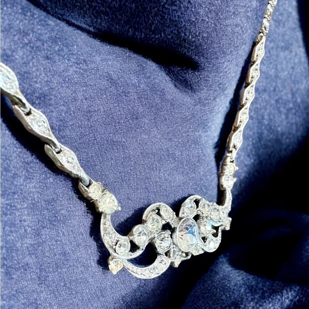 Elegant Vintage Bogoff Rhinestone Necklace (17”)